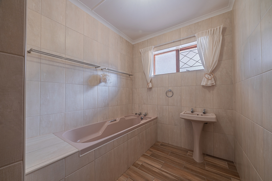 3 Bedroom Property for Sale in Bergsig Western Cape